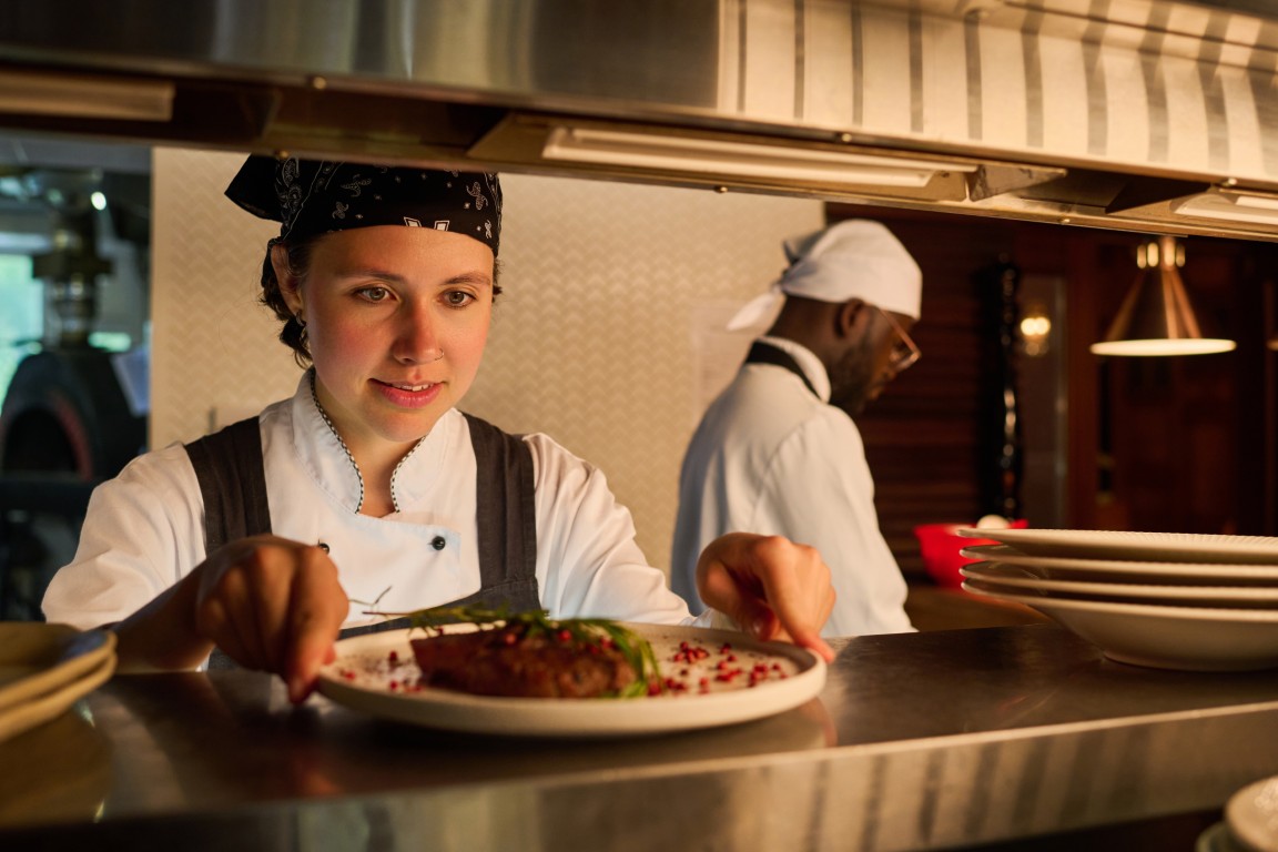 Team plating dishes
