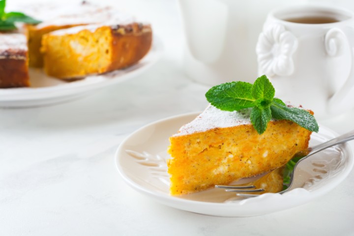 Olive-oil citrus cake with lemon cream